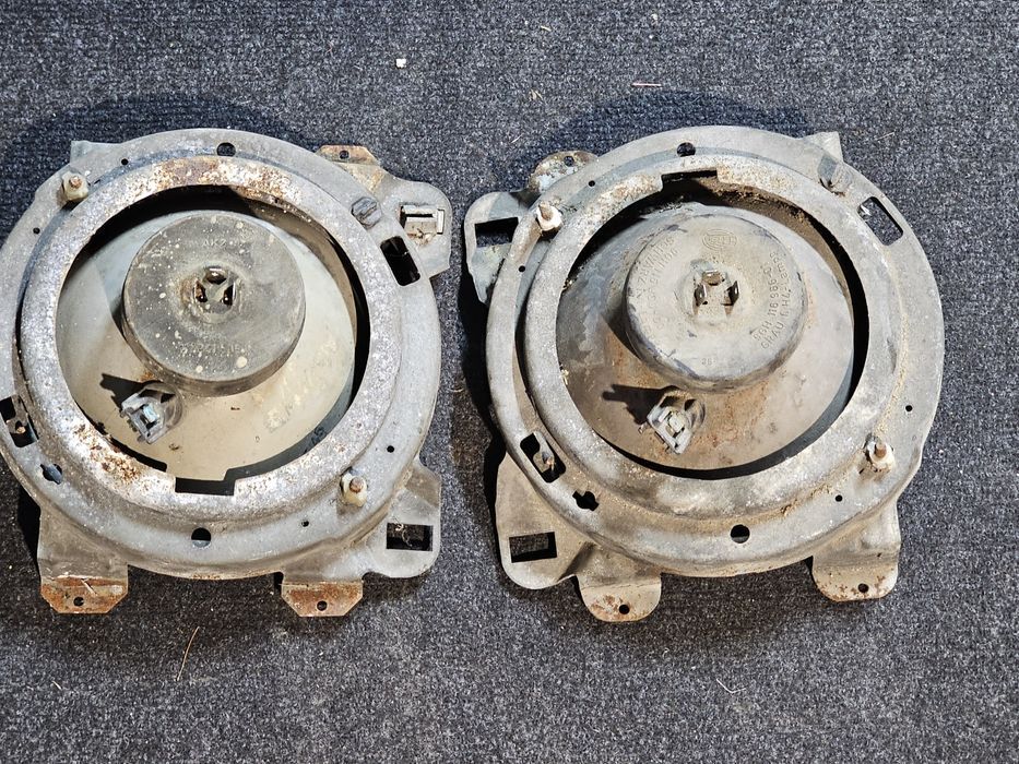 set faruri hella volkswagen transporter t3

stare buna
*se ofera bonus