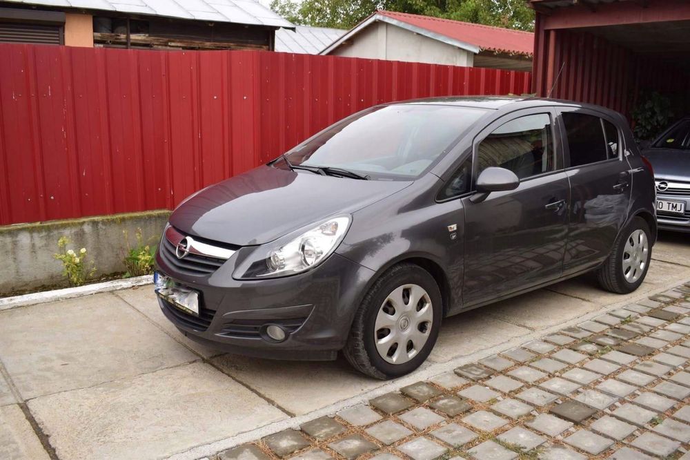Vând Opel Corsa D 1.2 benzină ediție 111
