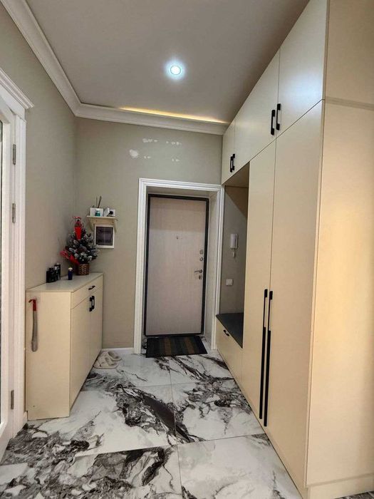 Продается 3 комнатная квартира на ЖК Hilmar  с мебелью и техникой. БКС