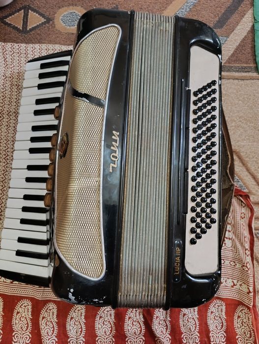 Acordeon HOHNER de vânzare