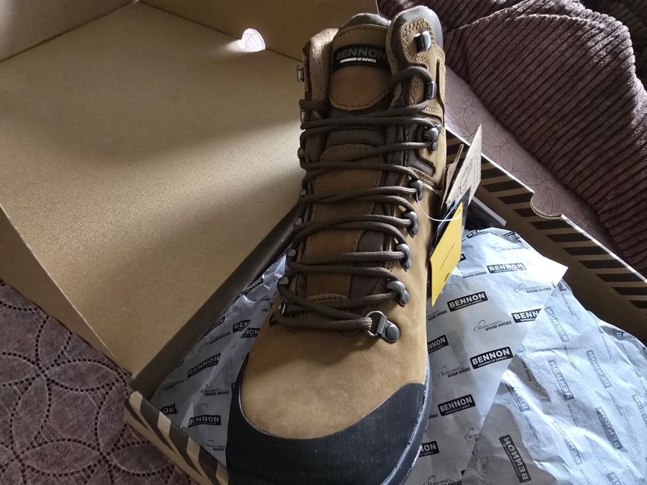 Продавам зимни мъжки боти BENNON
