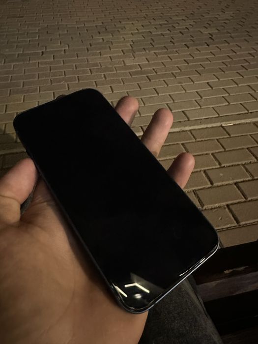 Продам айфон 13 256gb