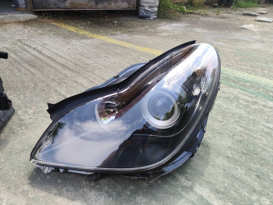 Продавам-бартер фарове за w219 cls