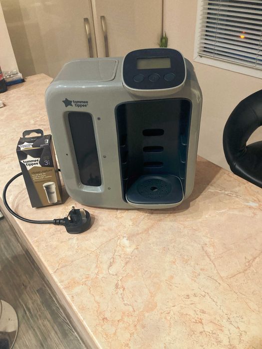 Електрически уред за приготвяне на адаптирано мляко Tommee Tippee