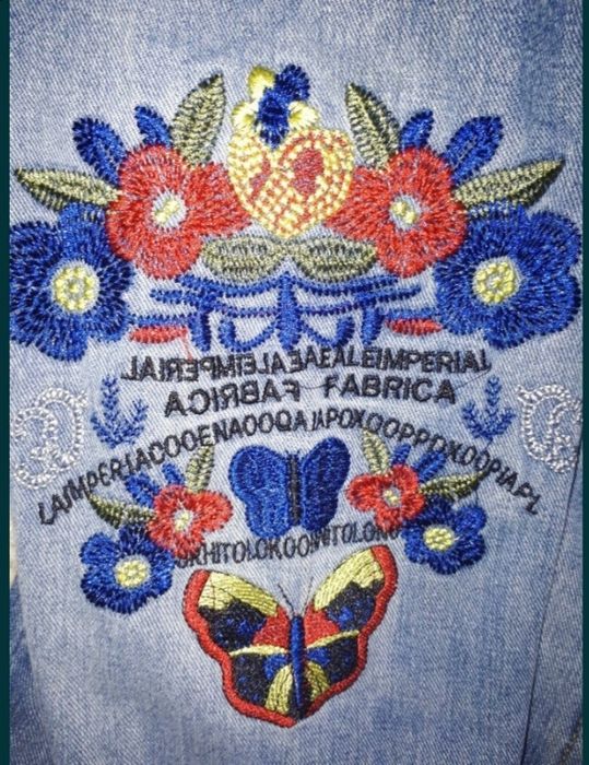 Куртка джинсовая. Пиджак с вышивкой