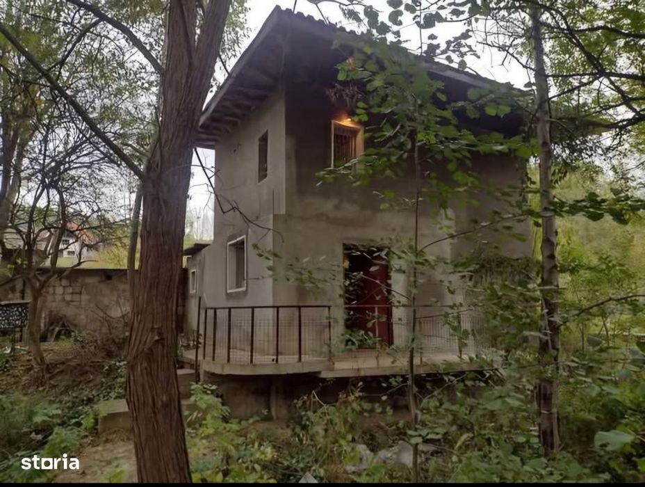 Casa semifinisata cu teren, strada Slatinioara, Petrosani, comision 0!