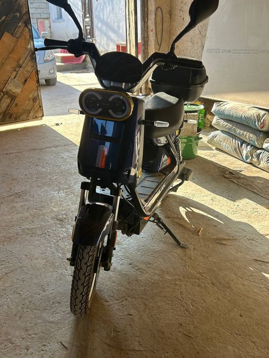 Скутер сатылады 
Скорость 60
Шлем и защита от дождьда косип беремин
Те