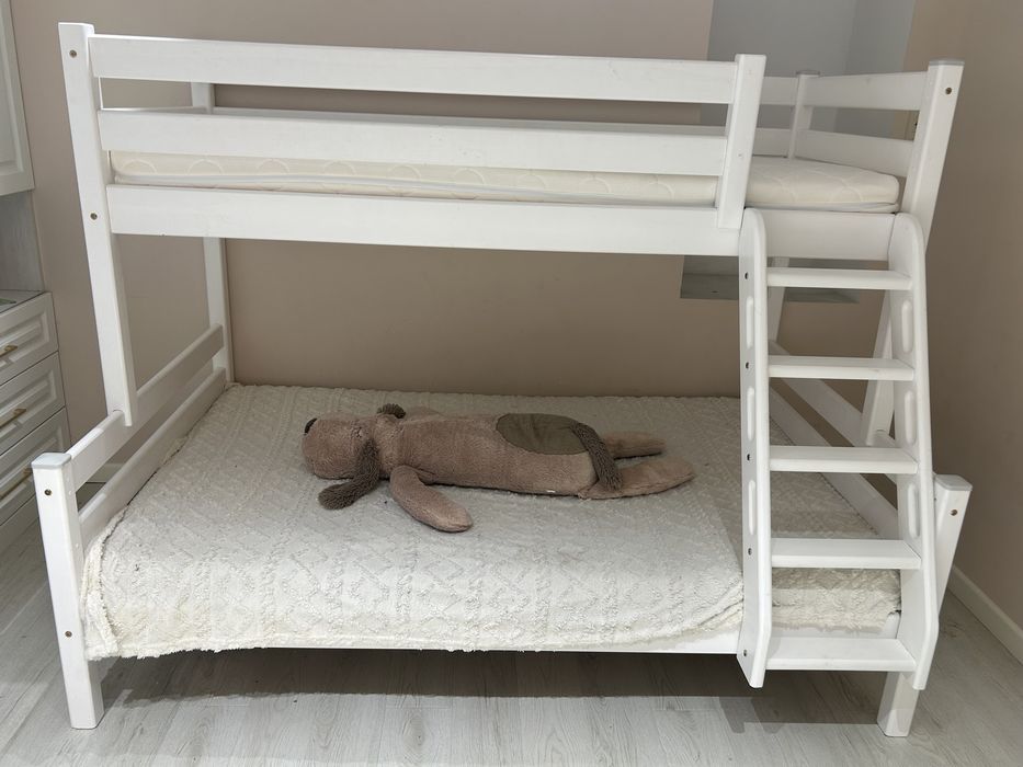 Двухярусная кровать