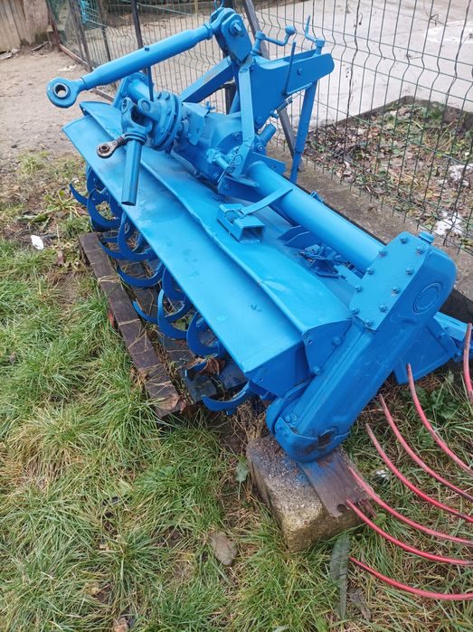 Vând freza în stare buna