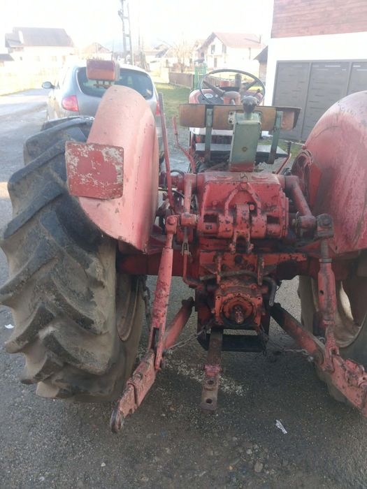 Tractor de vanzare