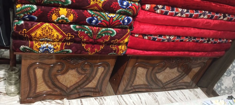 Духоба курпа сандиги билан