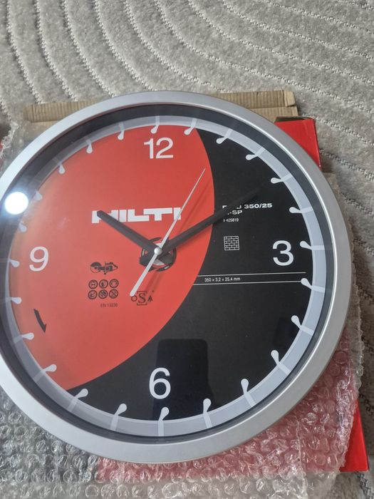 Ceas de perete Hilti