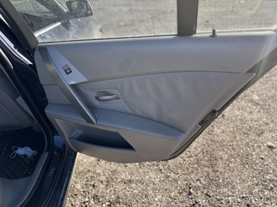 Сив кожен салон бмв е60