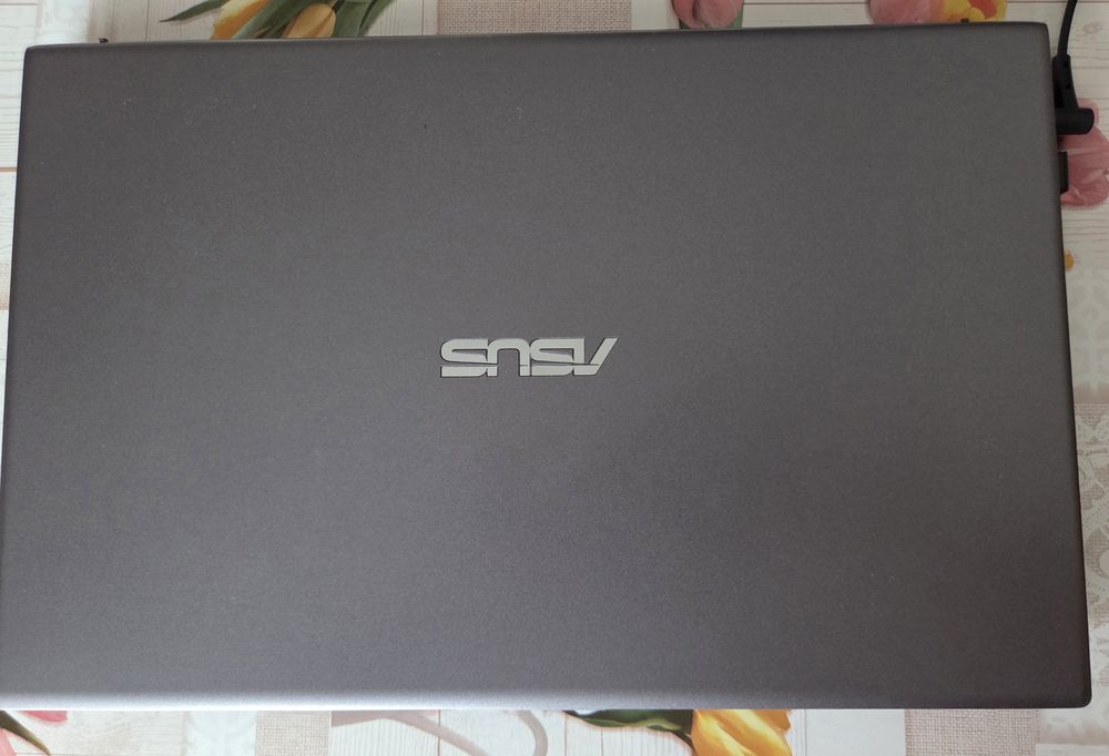Laptop Asus VivoBook 15'  AMD Rizen 5