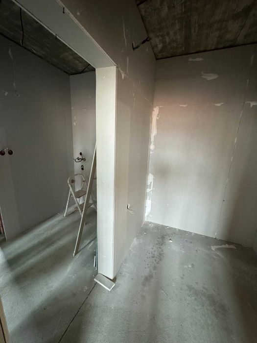 Продава се Двустаен апартамент в Плевен, Идеален център - 79 кв.м за 1330 €/кв.м - Снимка #1