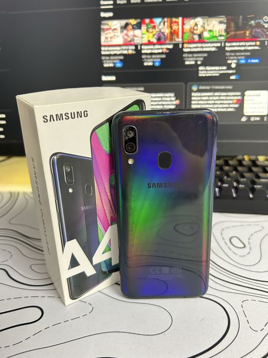 Продам телефон Samsung A40