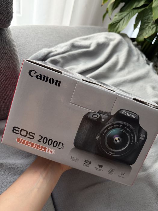 Canon EOS 2000D