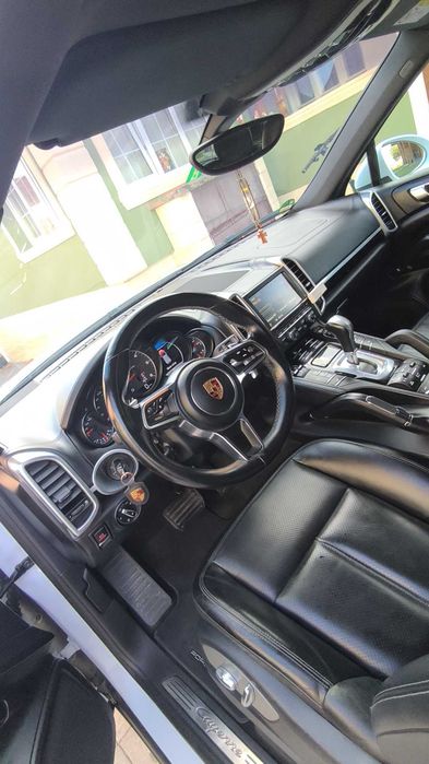 Porsche Cayenne 2016 Întreținut