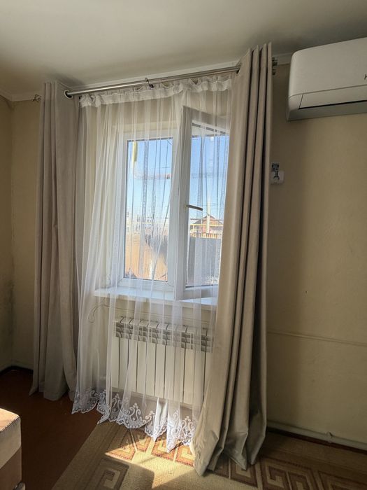 Продам шторы с тюлями карнизы в подарок