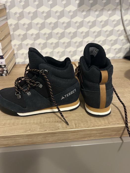 Bocanci adidas nr 30 noi