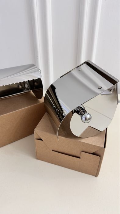 Держатель для туалетной бумаги новый