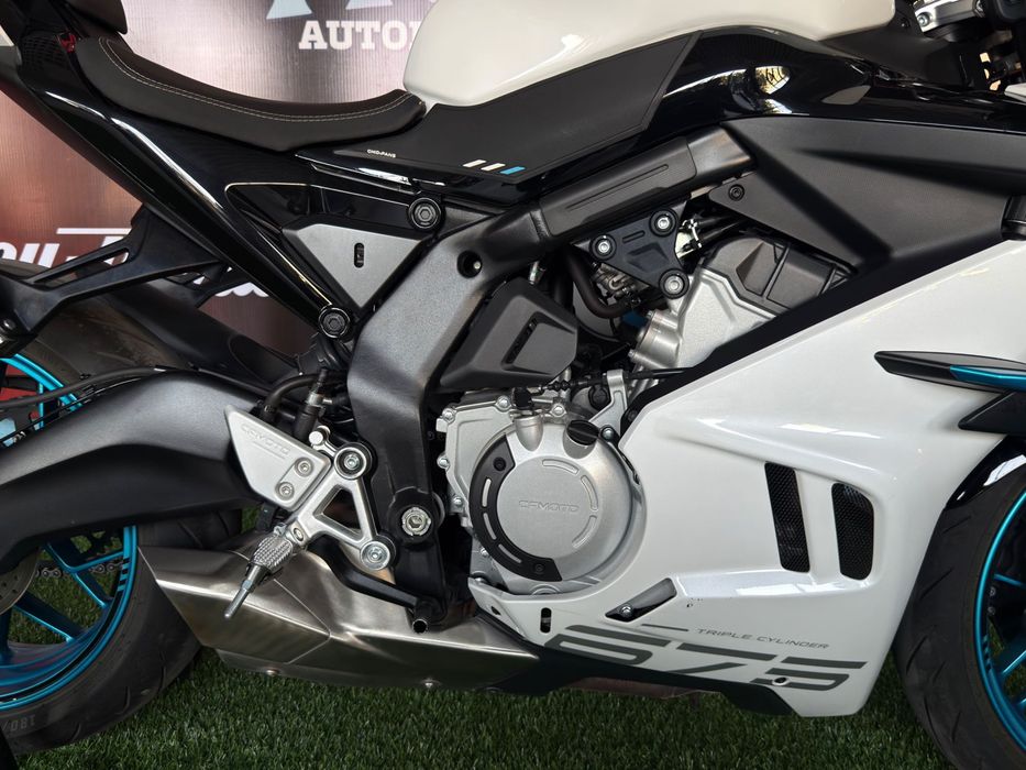 CF Moto 675SR-R 2025 Yil