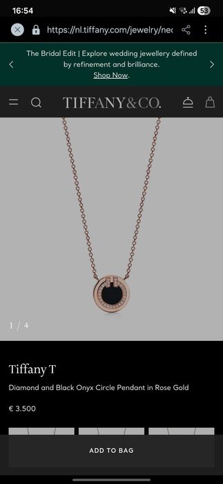 Diamond and Black Onyx Circle Pendant in Rose Gold, adică un pandantiv din colecția Tiffany T, cu aur roz, diamante și onix negru