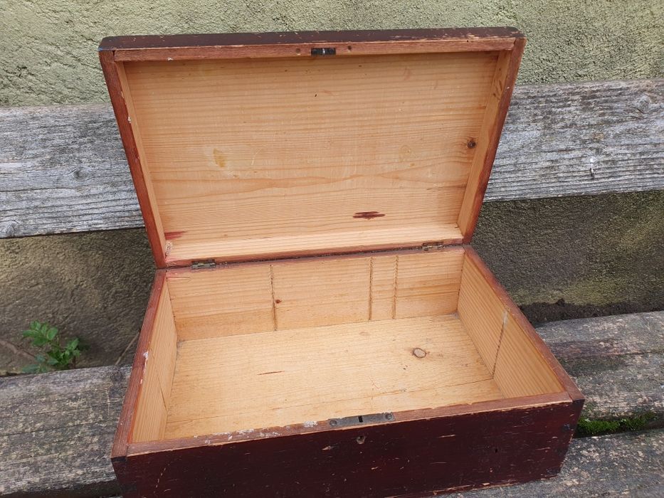 Cutie din lemn masiv, lada, cufar vechi caseta