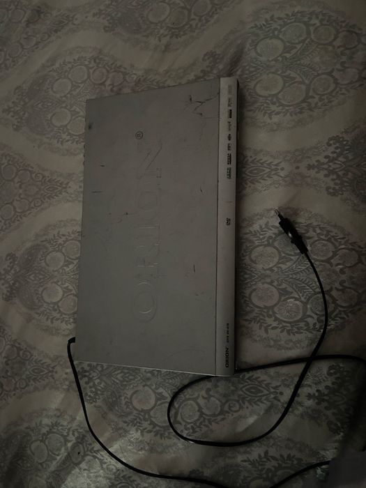 Pachet Retro: DVD Player Orion + Cadou CD