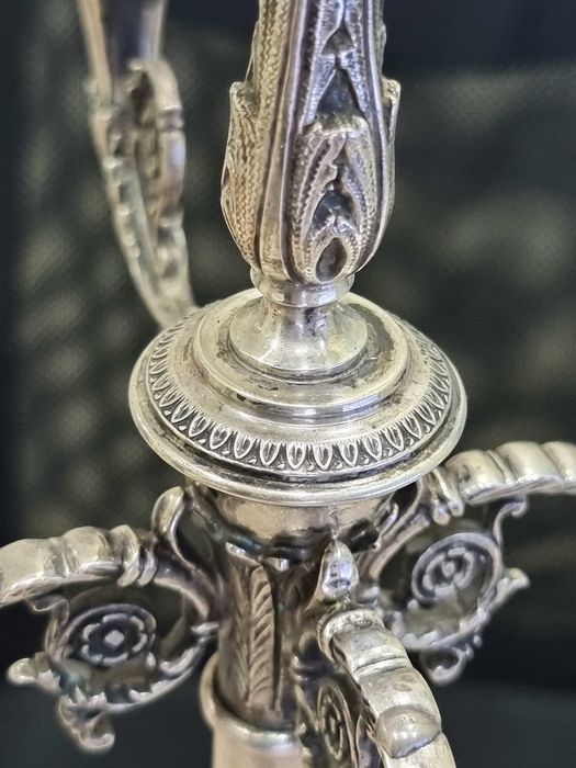 Стар сребърен свещник