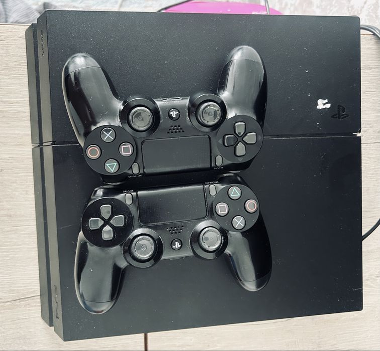 Пс 4 продам 2 джостика