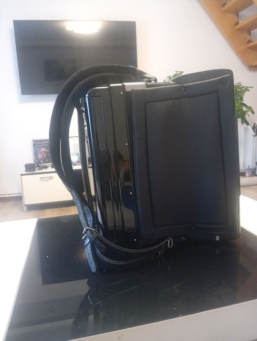 vând acordion jiuzisaund