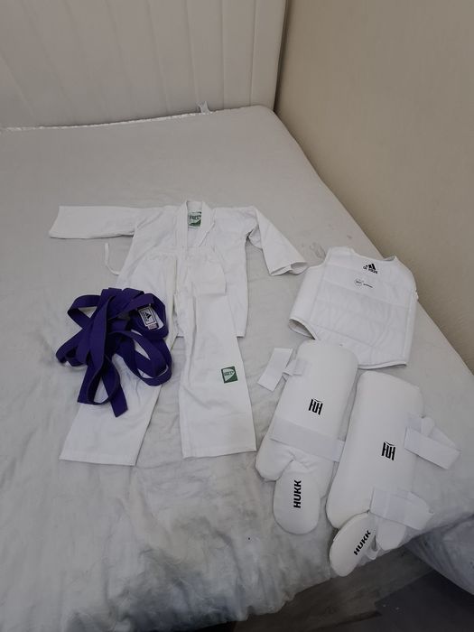Продам костюм для каратэ