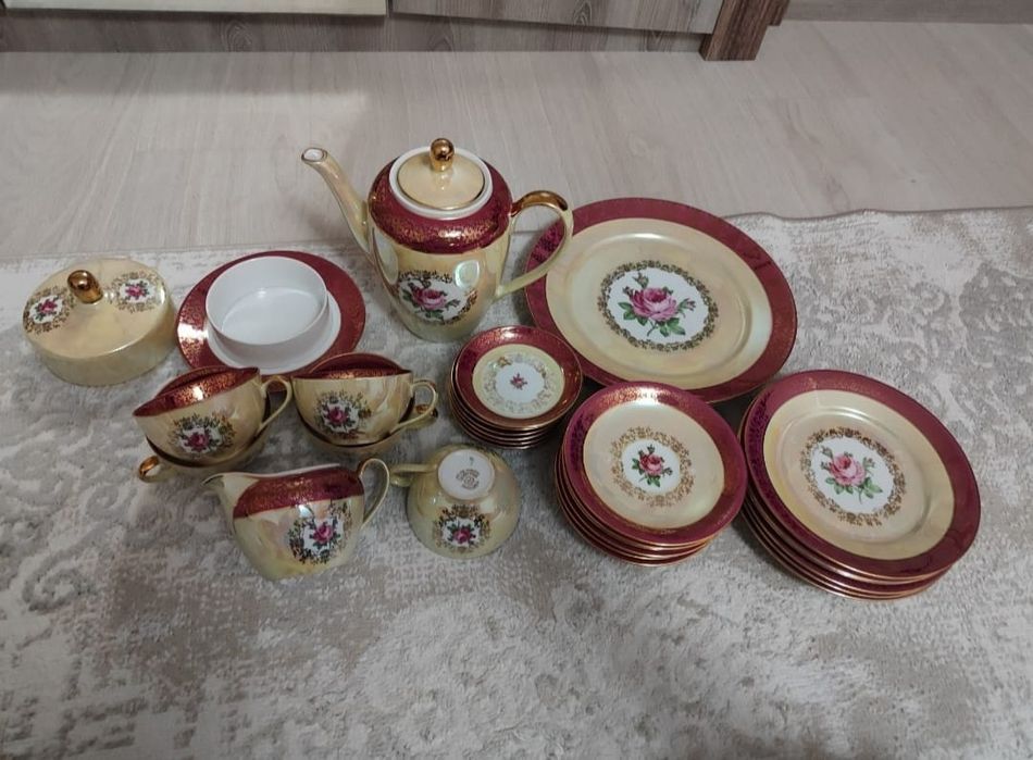 Продам сервиз Роза антиквариат