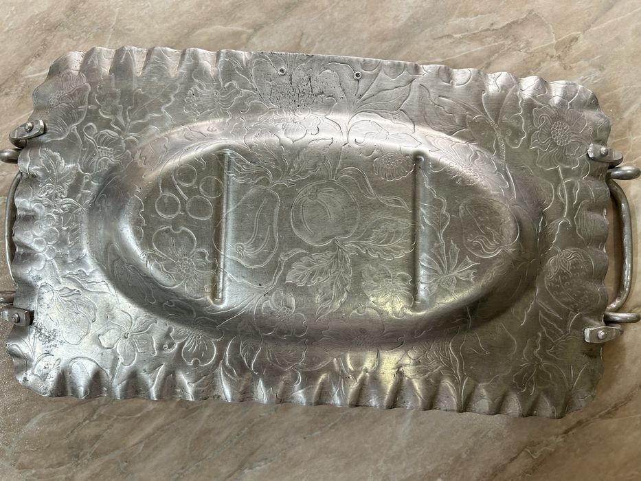 Стар винтидж алуминиев поднос с флорални мотиви