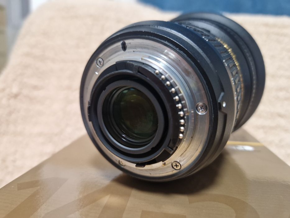 Продавам обектив Nikon Nikkor 14-24 mm f2.8