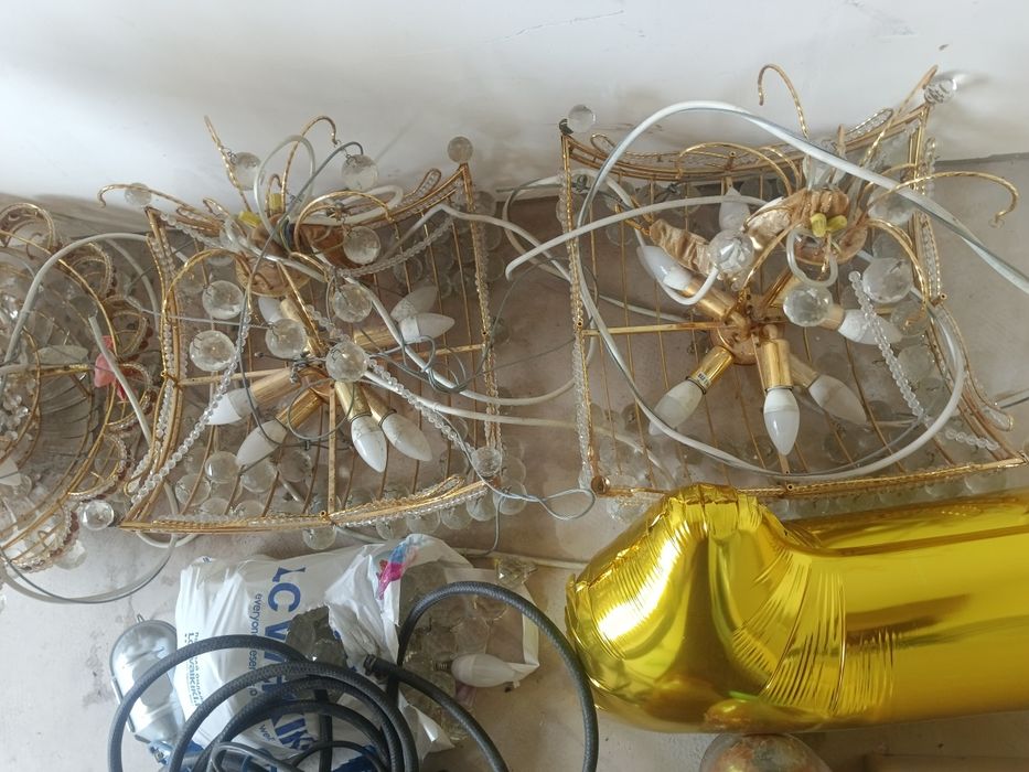 Продам люстры 6 шт 50000