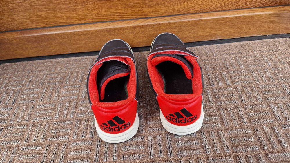 34 номер ADIDAS Детски оригинални маратонки