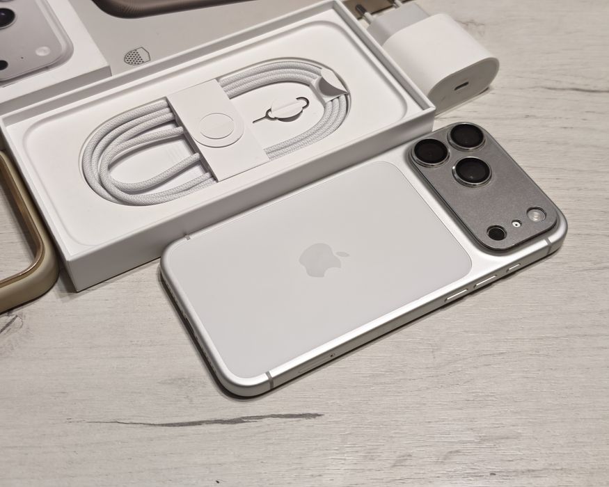 Като нов iPhone 17 Pro Max 256 GB Гаранция Технополис