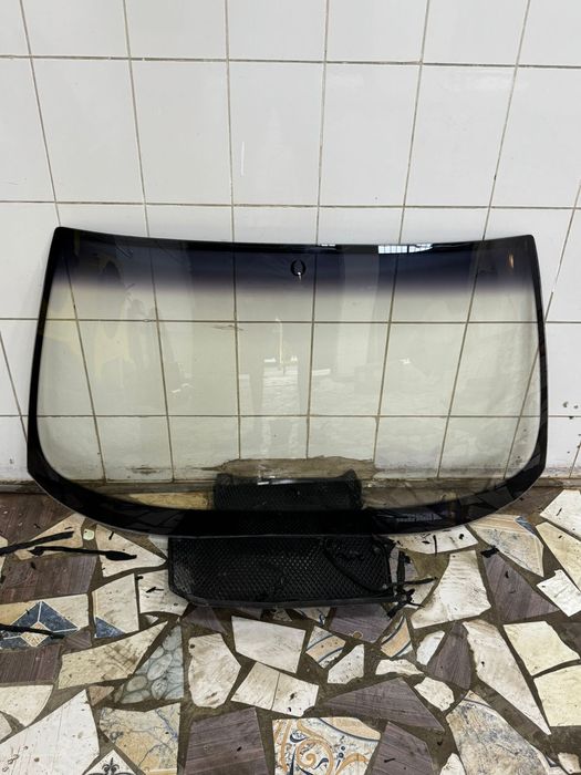 Бмв лобовое стекло передний