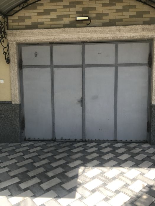 Darvoza sotiladi srochna 3.10x2.40 kesakisiz