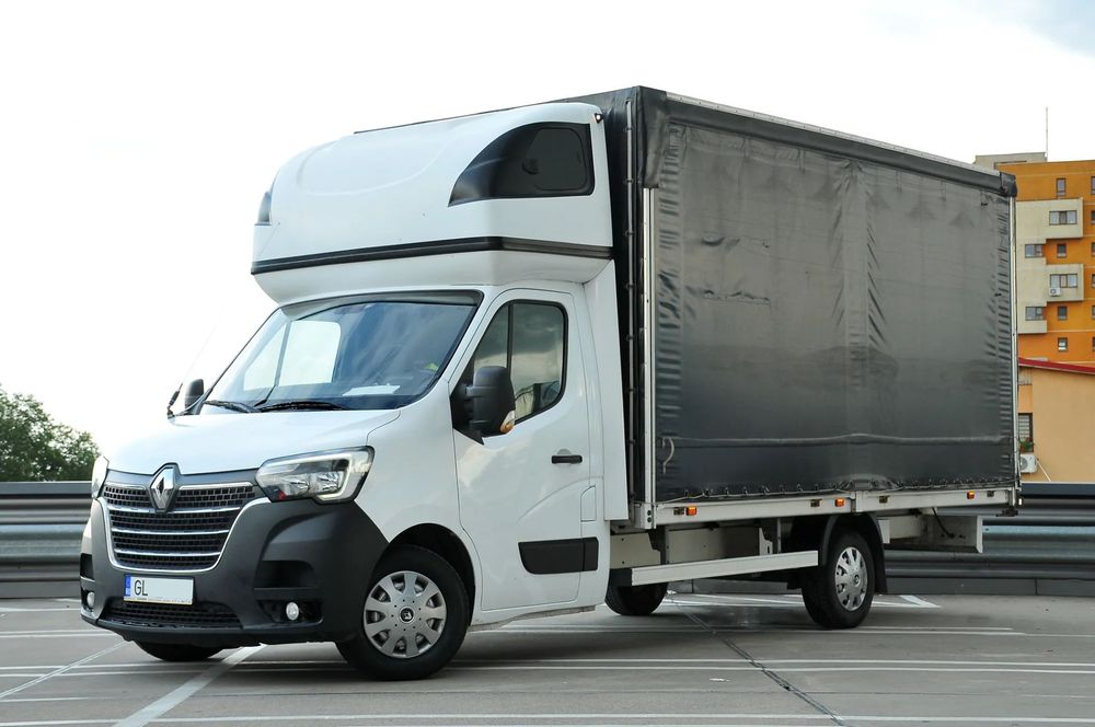Renault Master cu lift
