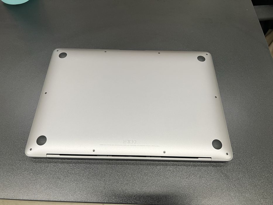Vând MacBook Air M1 (2020) – 512GB SSD | 8GB RAM Iasi • OLX.ro