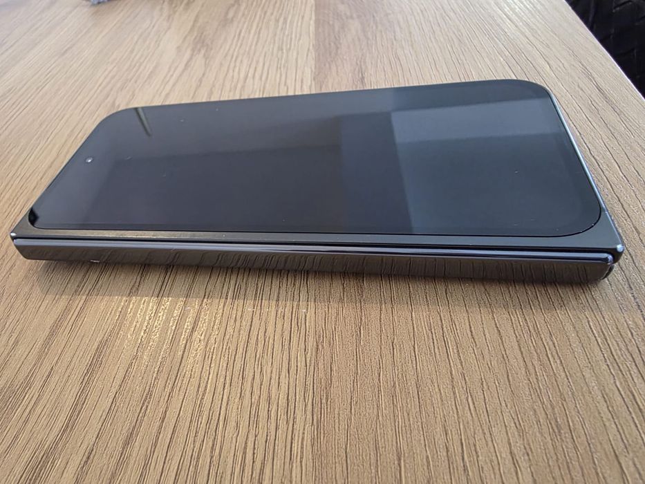 Smartphone Google Pixel 9 Pro Flod