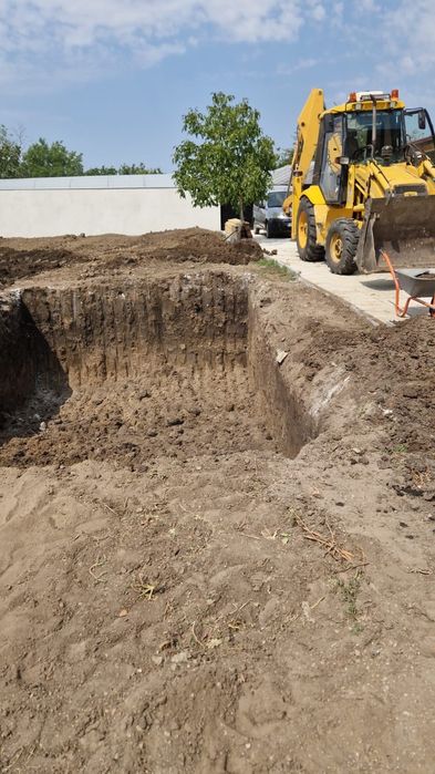 Transport nisip/ inchiriez buldoexcavator/camion