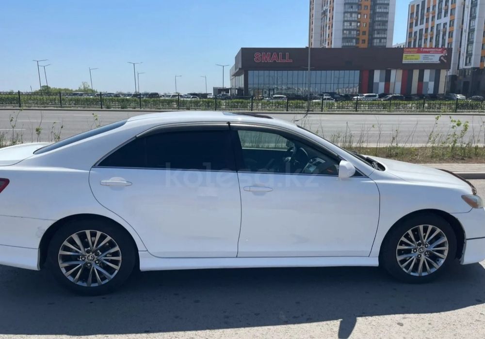 Тойота  Камри  SE