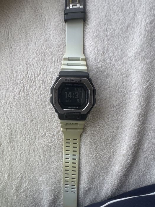 Casio g -shock Gbx-100
