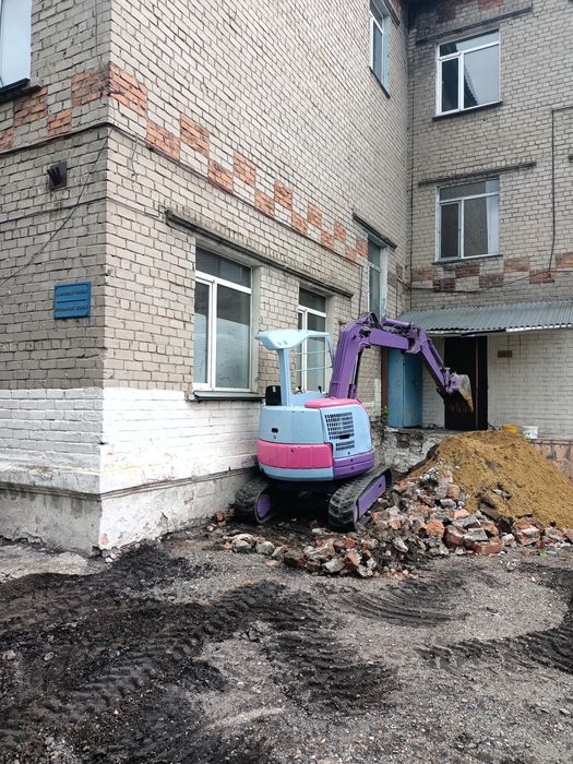 Мини экскаватор.  Вилочный погрузчик (кара). Манипулятор.