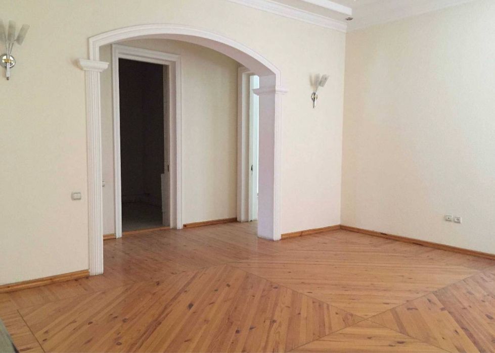 Шото Руставели 200 метров Готовый Нежилой Офис Дом