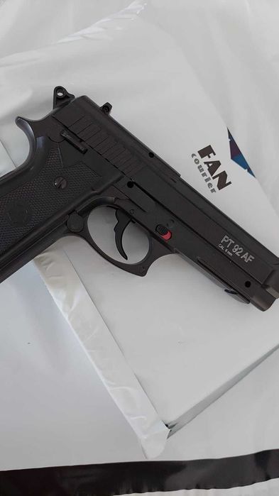 Pistol Airsoft Taurus PT92 FullMetal Mod 5,4j PutereMAXIMA 6mm